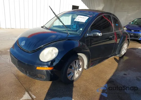 2010 Volkswagen New Beetle 2.5L from USA, damaged, VIN 3VWPW3AG9AM019765